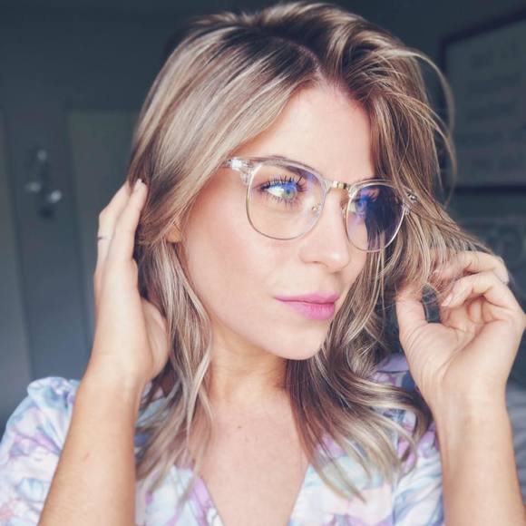 Meet your Posher, Alyssa - Picture 1 of 1